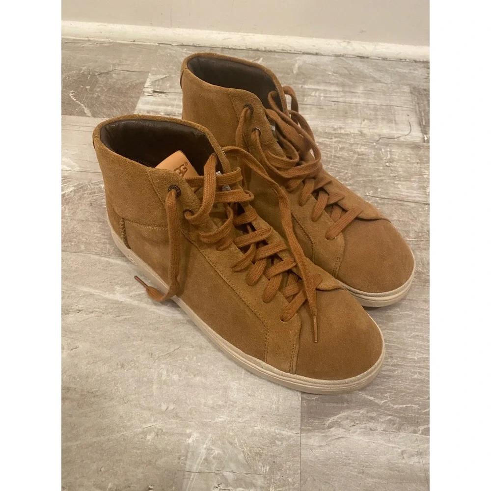 UGG Cali Sneaker Mens Size 11 Chestnut Brown Excellent Lace Up Suede Mid Top